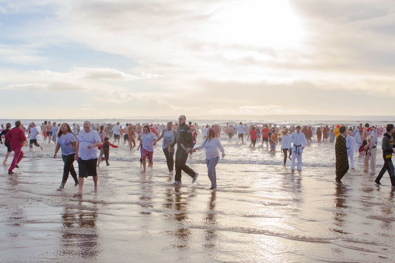 Prostate Cancer Crymu Christmas Swim - Festive Dip